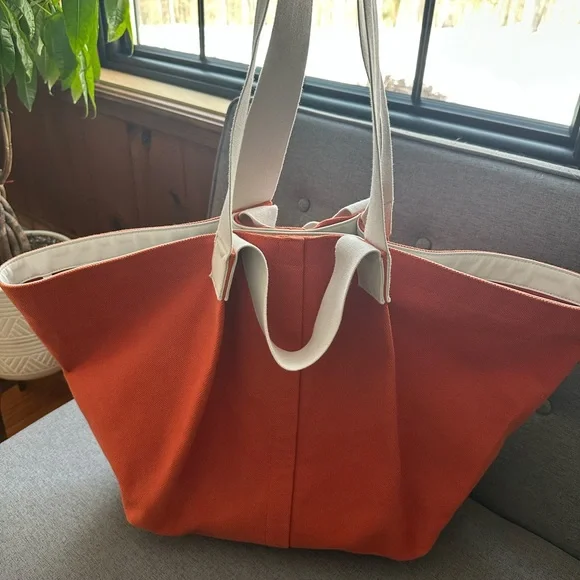 Versatile All Saints Orange Tote-style Bag with Detachable White Leather Pouch - Picture 3 of 6